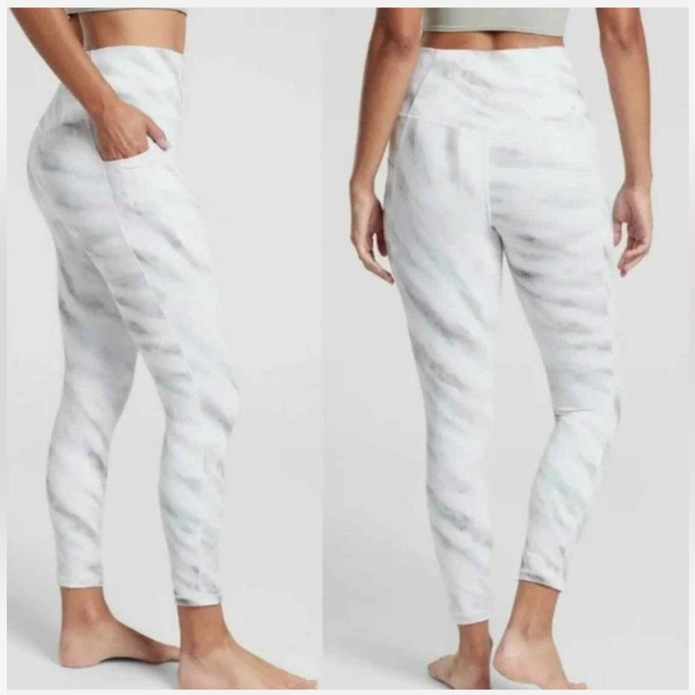 Athleta Salutation Stash Pocket II 7/8 Tight Sz M
